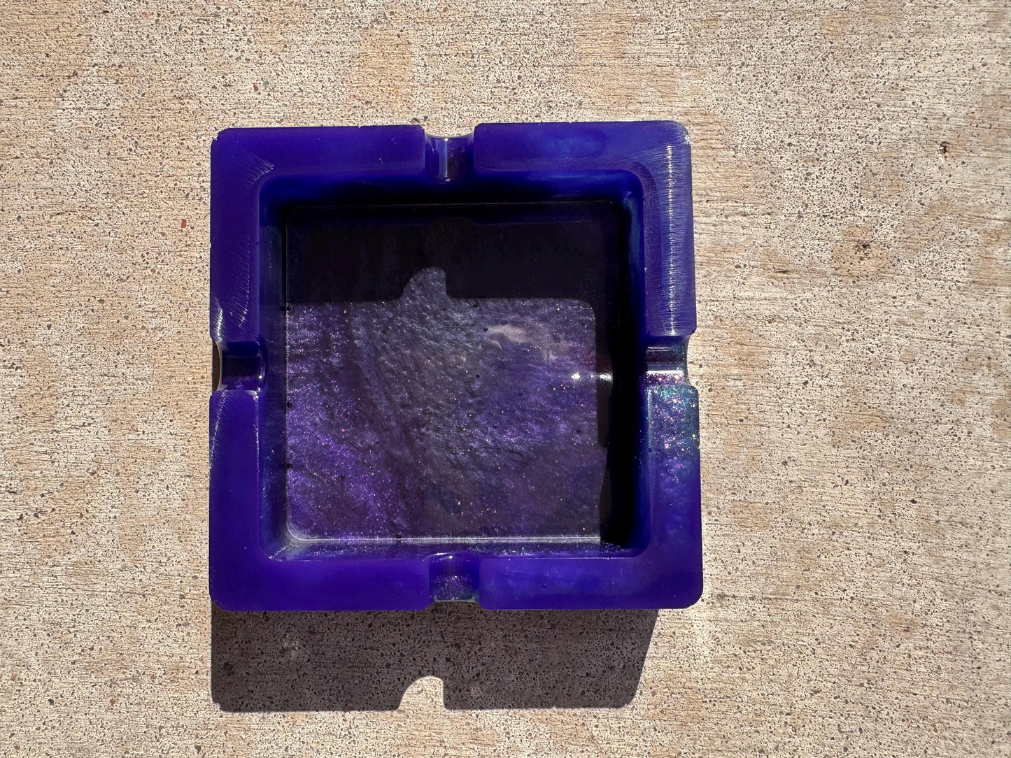 Color Changing Purple Pink Blue Epoxy Resin Ashtray Dish