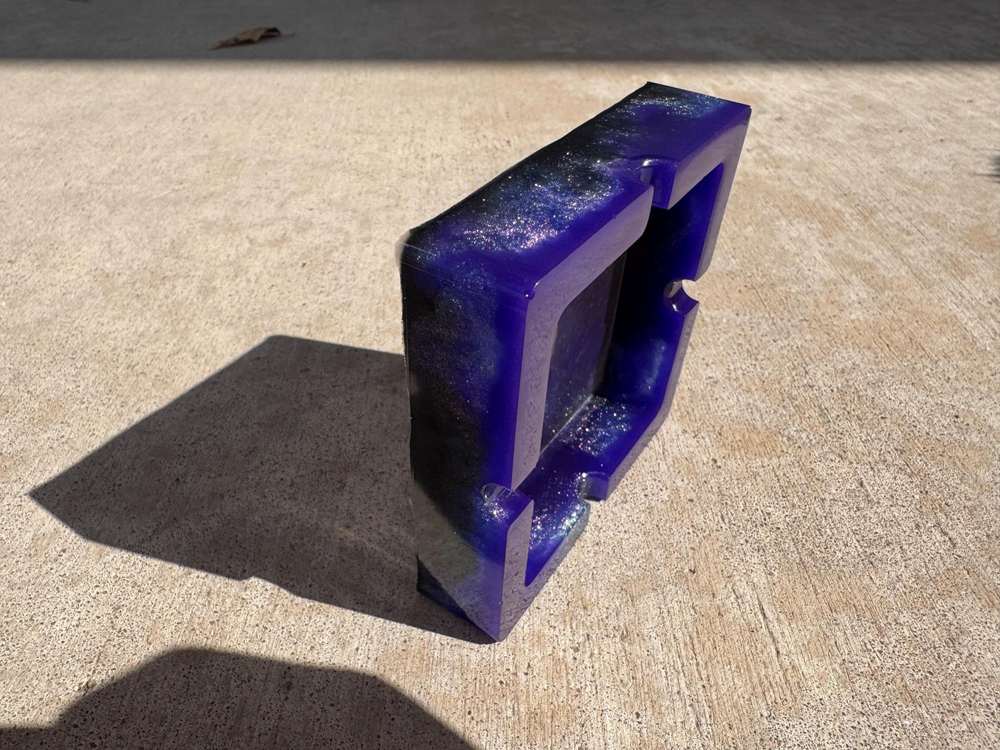 Color Changing Purple Pink Blue Epoxy Resin Ashtray Dish