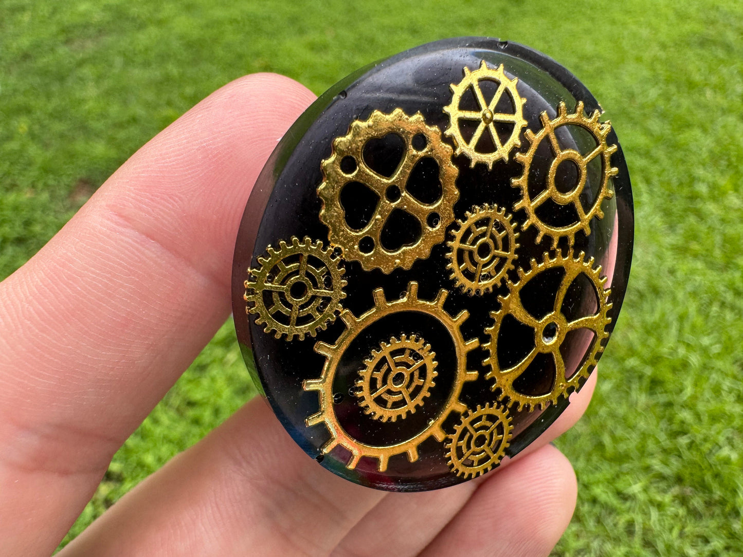 Golden Gears Steampunk Circle Epoxy Resin Pop Socket