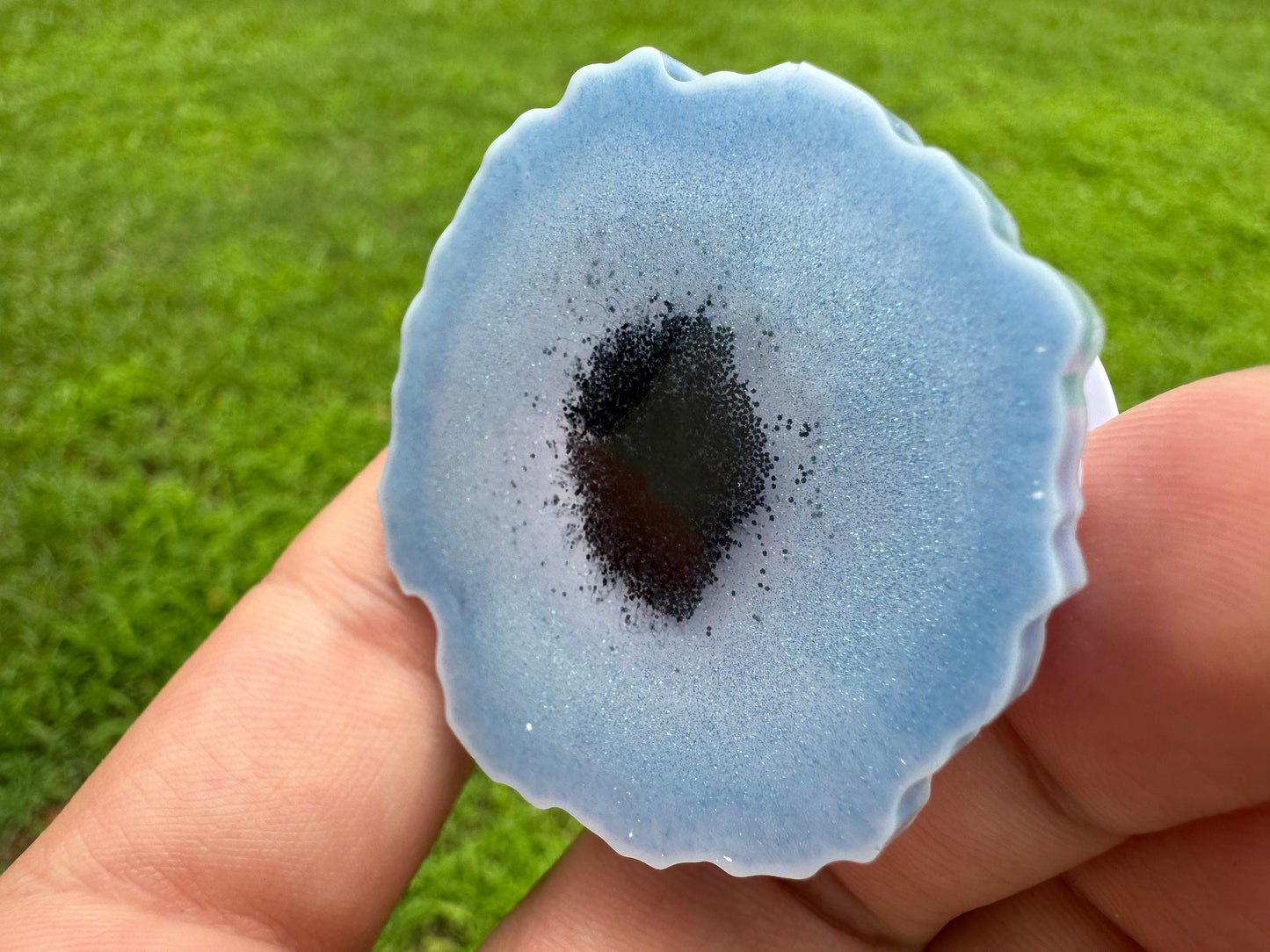 Color Shifting Blue Green Chameleon Flakes with Black Glitter Geode Epoxy Resin Pop Socket