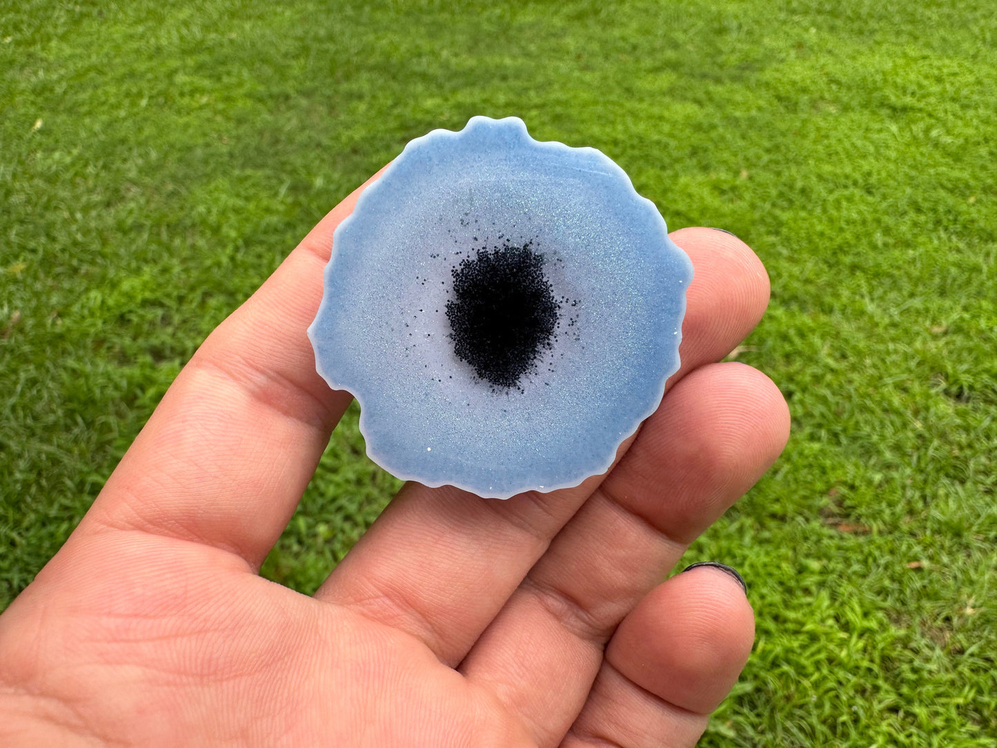 Color Shifting Blue Green Chameleon Flakes with Black Glitter Geode Epoxy Resin Pop Socket