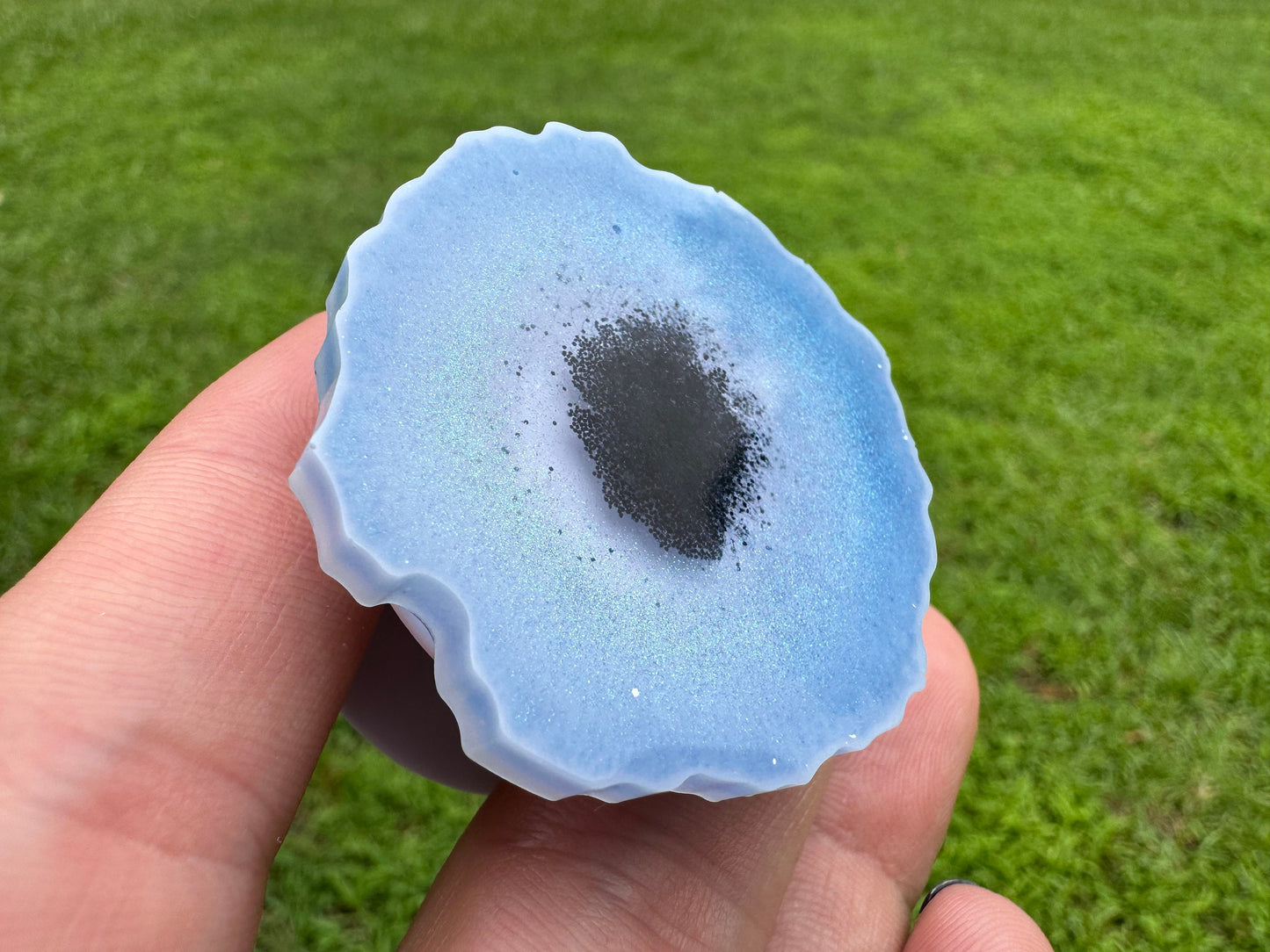 Color Shifting Blue Green Chameleon Flakes with Black Glitter Geode Epoxy Resin Pop Socket